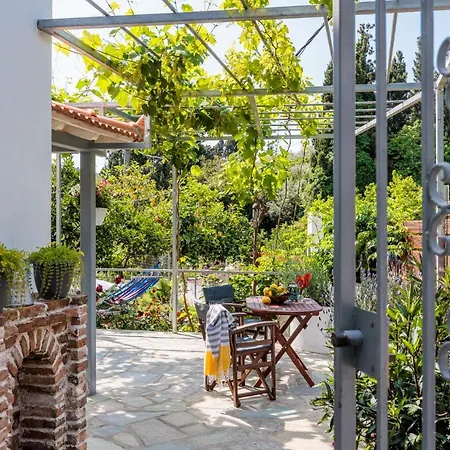 Βίλα Karderina Cozy By The River *