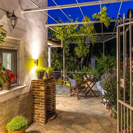 Karderina Cozy By The River Villa *