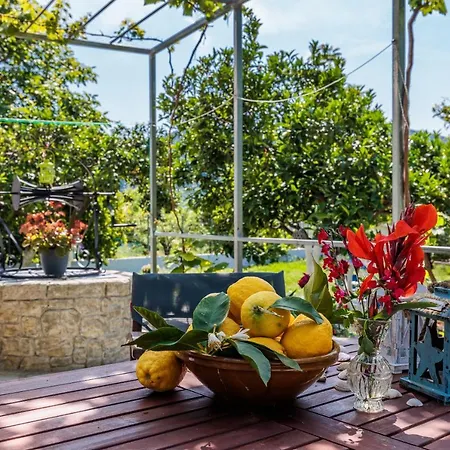 Karderina Cozy By The River Villa