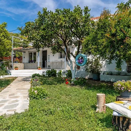 Karderina Cozy By The River Villa